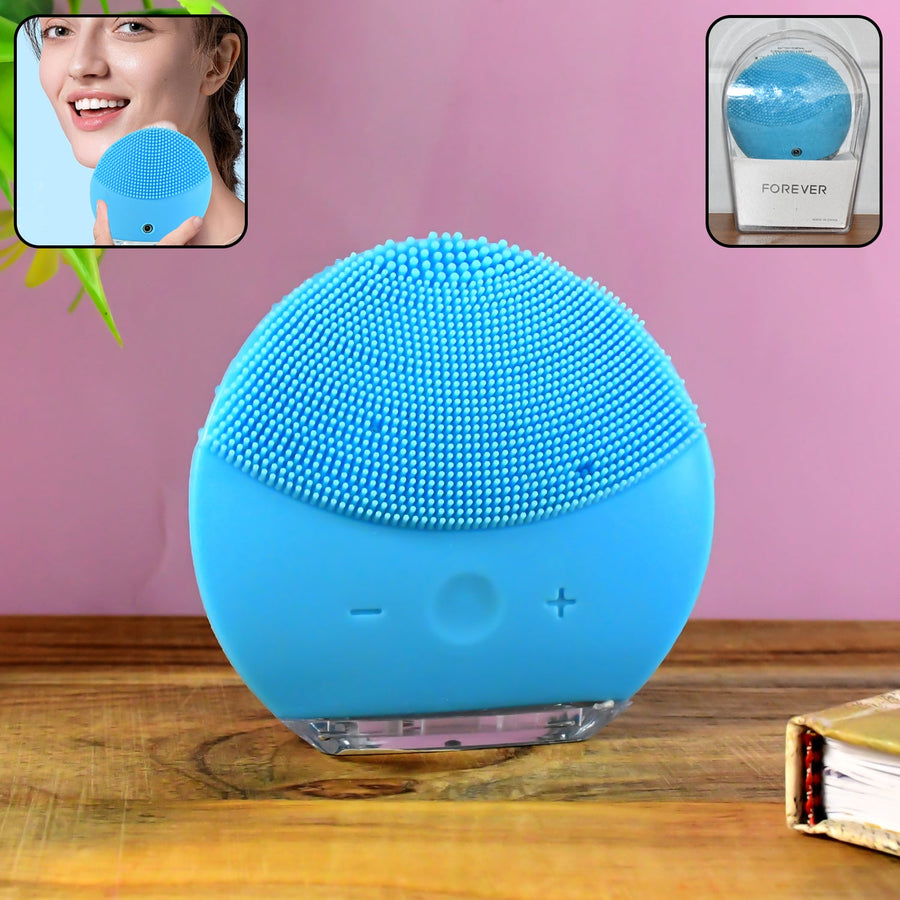 Facial Cleansing & Massaging Brush - (1 Pc)